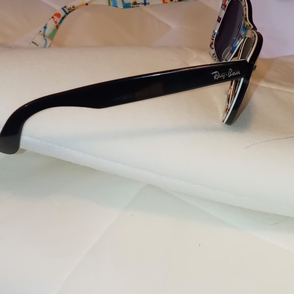 Ray-Ban sunglasses - Picture 4 of 5